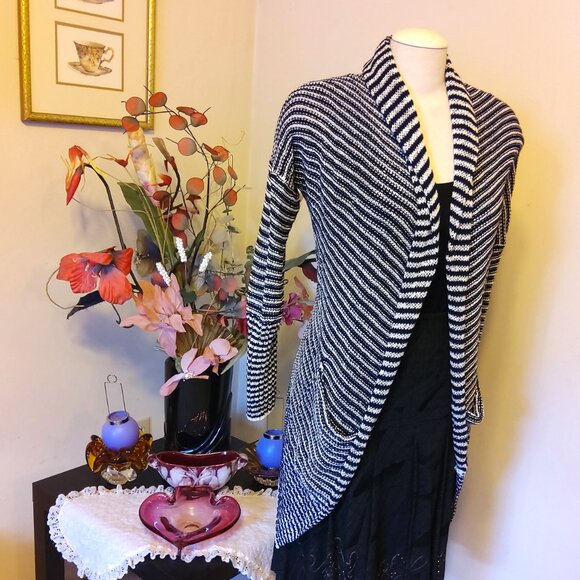 NWT LINEA DOMANI Women’s Black White Lightweight Long Sleeve Knit Cardigan - Picture 3 of 6